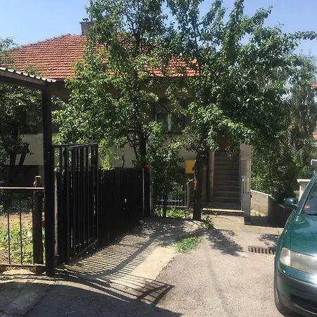 Apartmans Adi Apartment